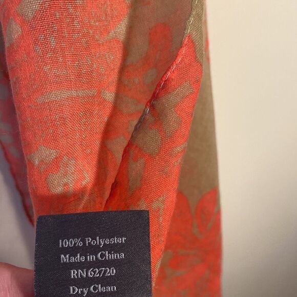 Vince Camaro 48”x48” Taupe or Khaki and orange or red. Beautiful lace print. - Picture 3 of 7